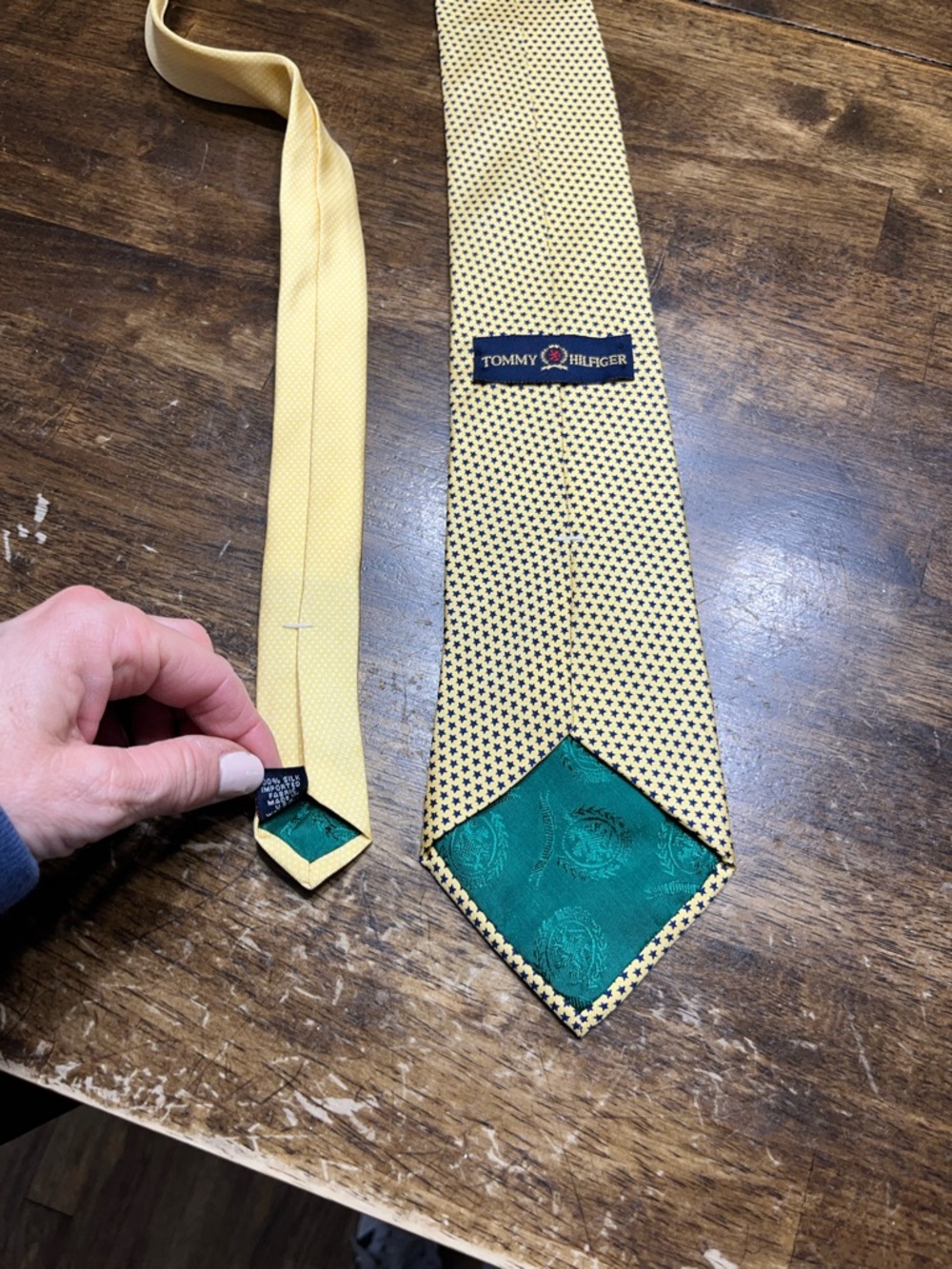 Tommy Hilfiger Yellowt Microdot Tie with Green Lining